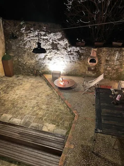 Gite Du Roc Peyrusse-le-Roc